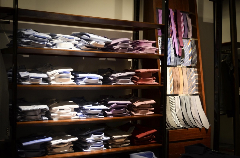 vente-ST MARTIN VESUBIE-min_shirts_exhibition_shop_shopping_shelf_buy_business_clothing-940715